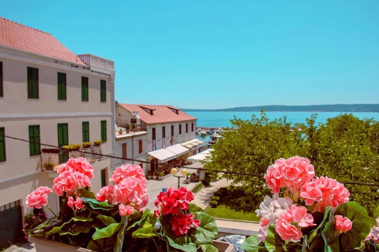 Benjamin Hotel Kastela 3*,