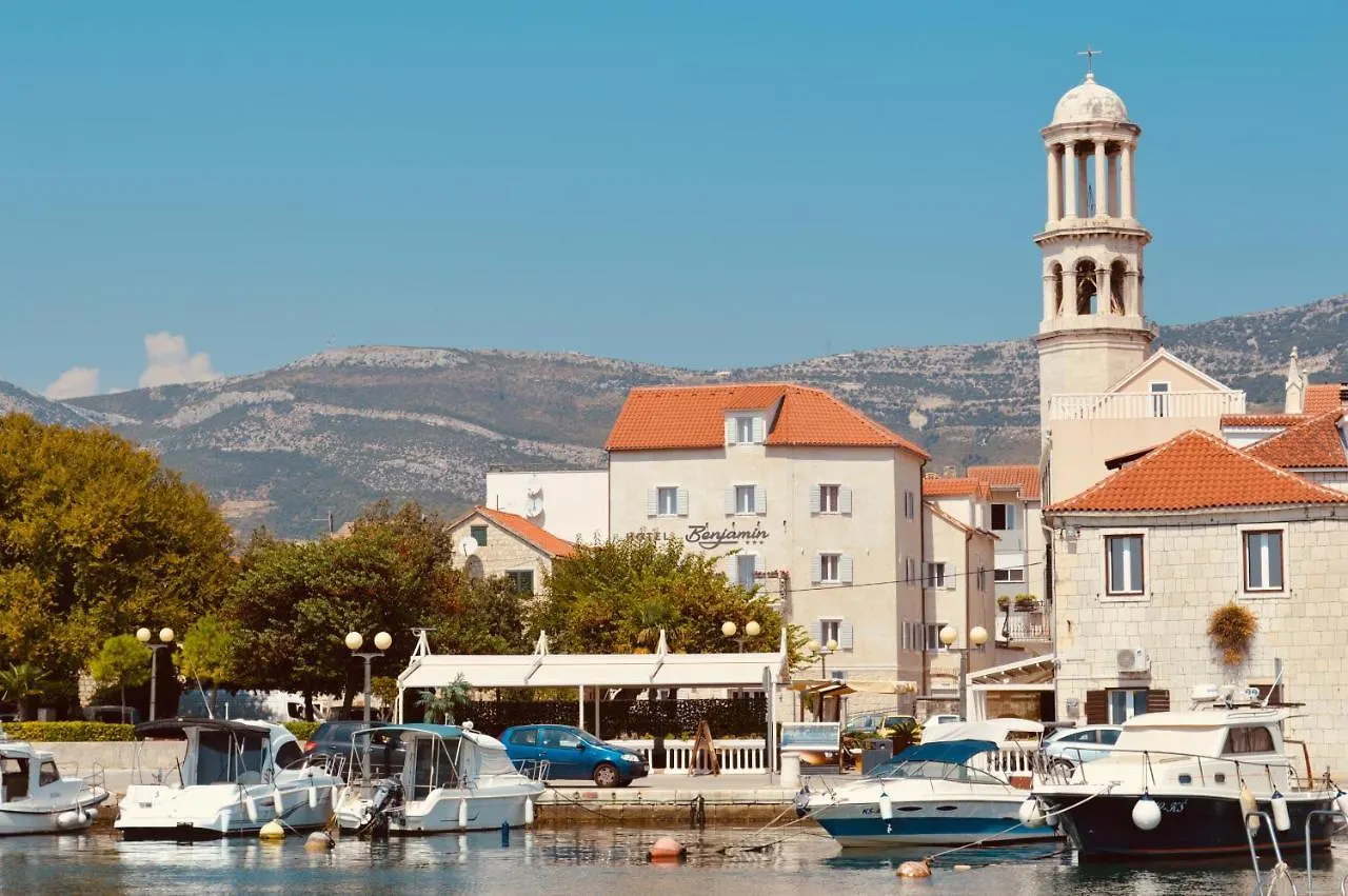 ***  Benjamin Hotel Kaštela Croácia
